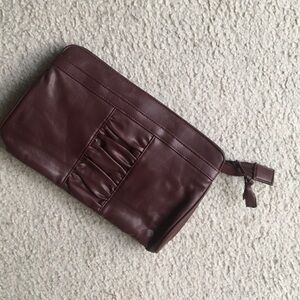 YKK/“BURGUNDY”PUCKERED FRONT LEATHER CLUTCH/ NEW
